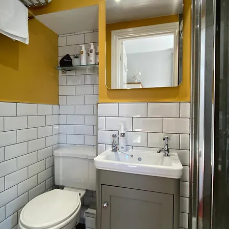 Bed & Breakfast Goodwin House 4*