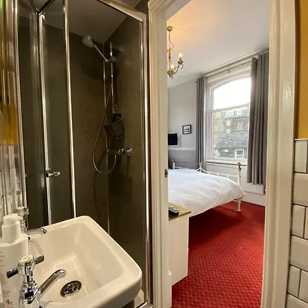 Goodwin House 4*