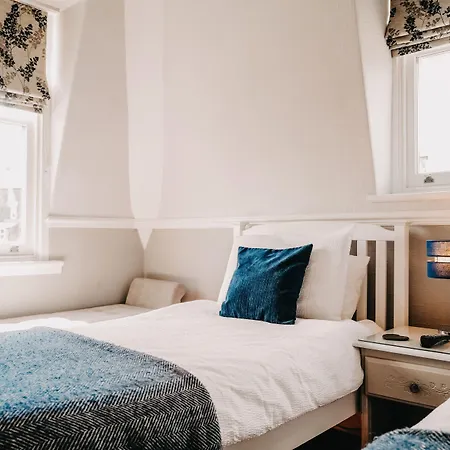 Bed and Breakfast Goodwin House 4*