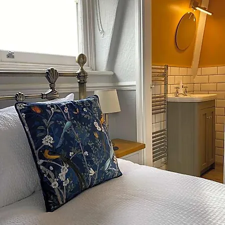 Bed & Breakfast Goodwin House 4*