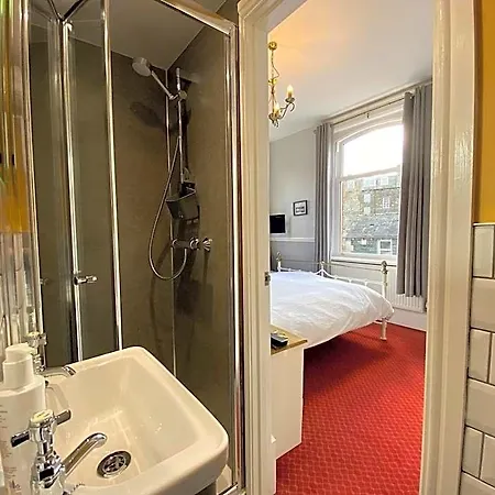 Goodwin House 4*