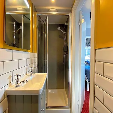 Bed & Breakfast Goodwin House 4*