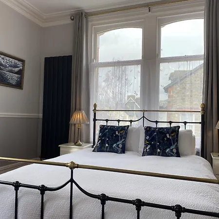 Bed and Breakfast Goodwin House 4*